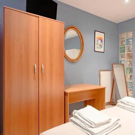 Dj Center Class Apartman *