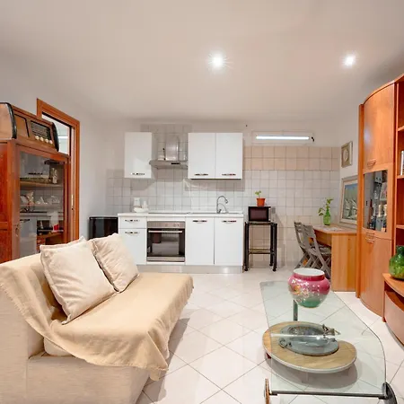 Dj Center Class Апартаменты